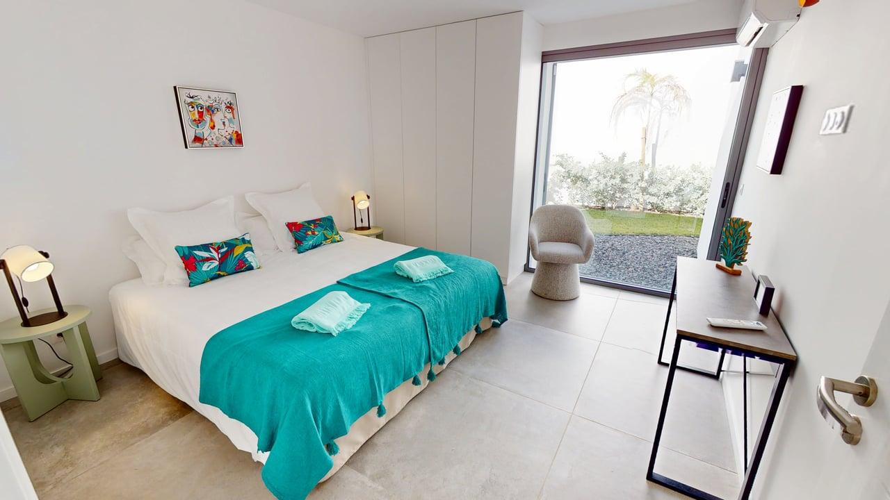 The Bedroom: L'Alcôve